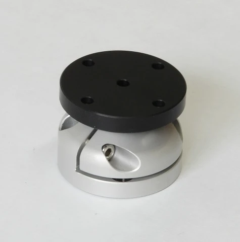 Giunto sferico serrabile