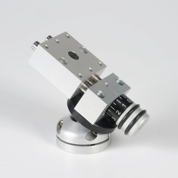 Tavola lineare con giunto sferico