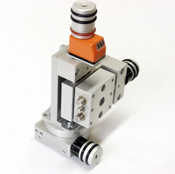 Kreuztisch mit Positionsanzeigen